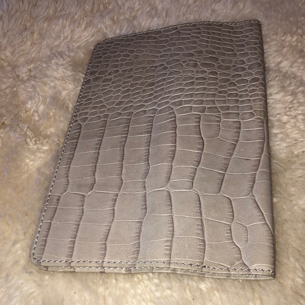 PAUL SMITH GREY ALLIGATOR 🐊 Notebook cover - Picture 5 of 7